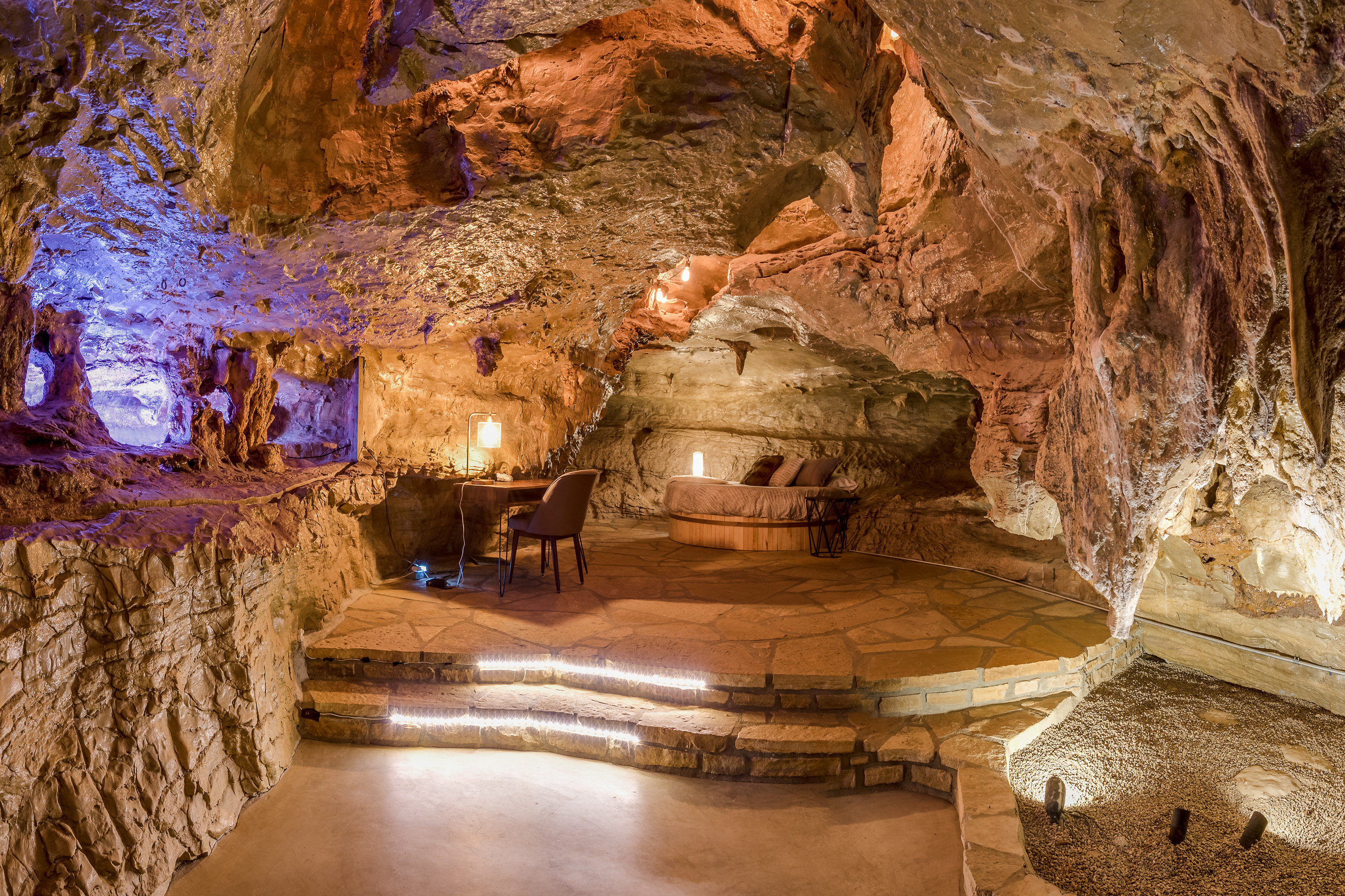 Beckham Creek Cave Lodge – Exclusive and Incredible