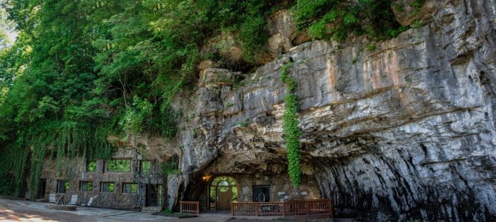 We Dare You To Stay In This Arkansas Cave Lodge